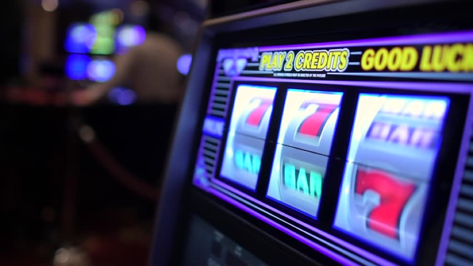 Why you should choose the online casinos to play slot games?