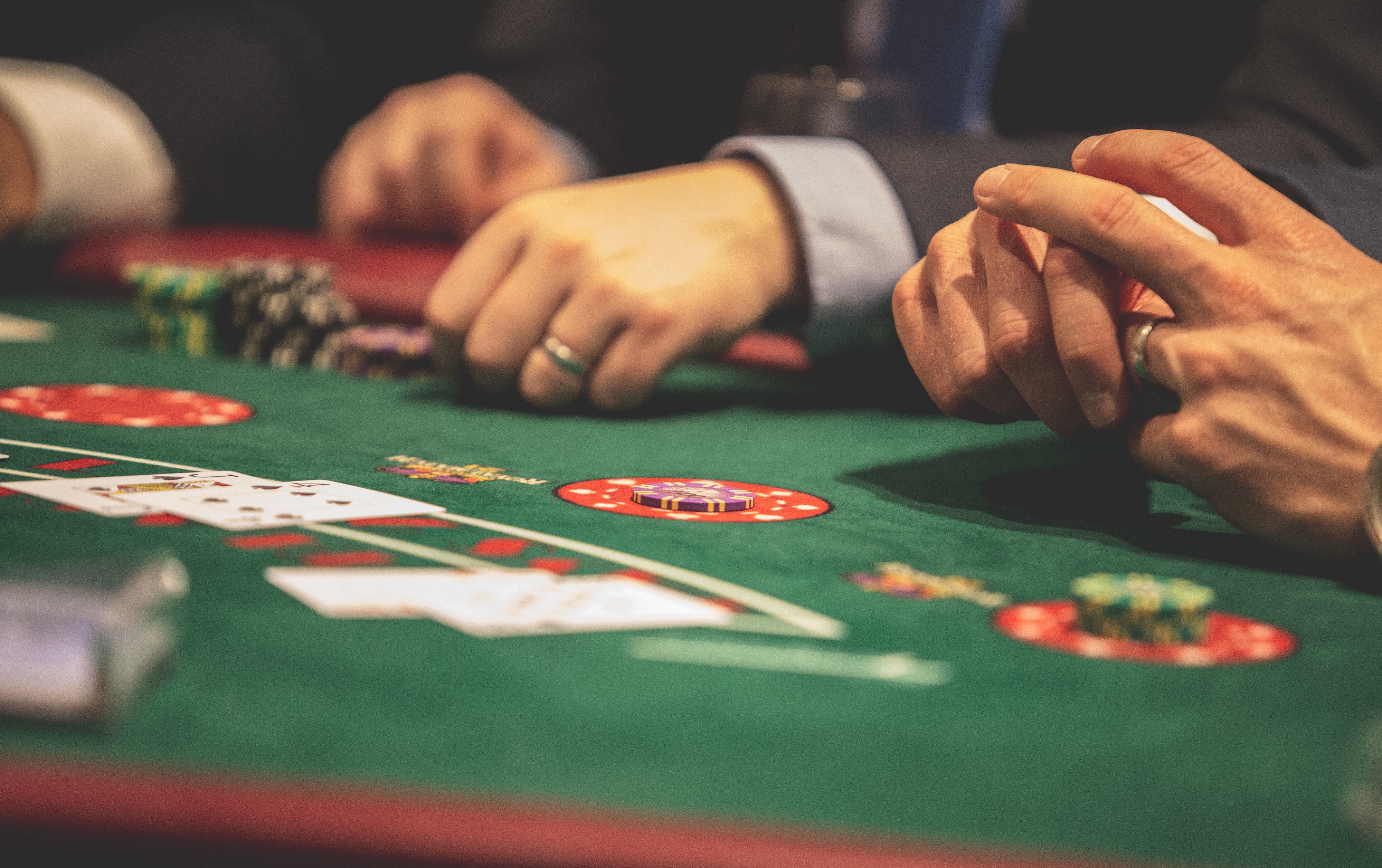 Introduction to the game of Blackjack: bet more, get more!