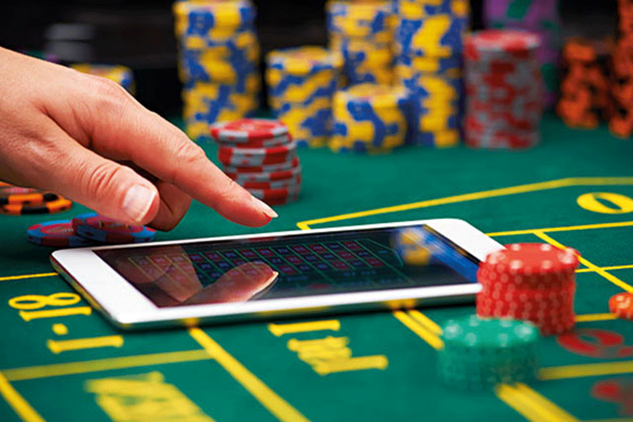 What is the reason behind rapid growth of online poker?