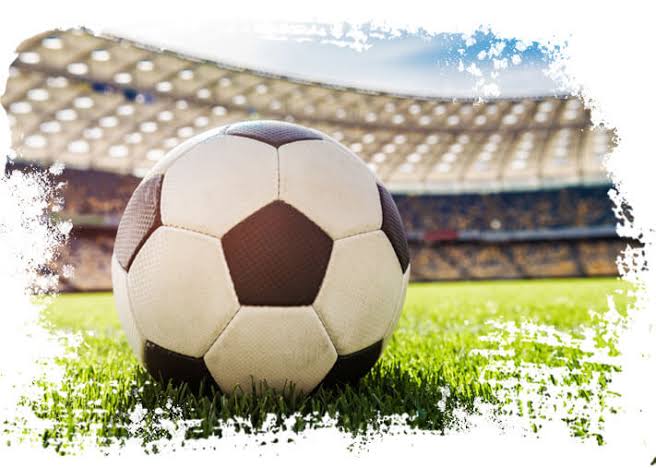 What are some of the advantages of online football betting?