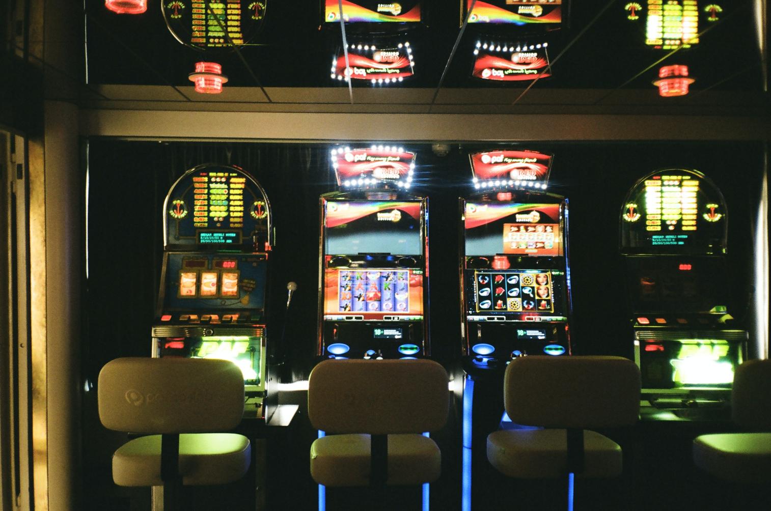 What Every Player Should Know About Online Slots Before Spinning in 2026